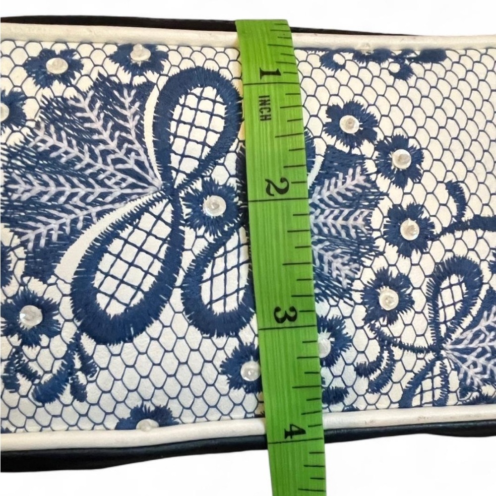 Isabella Fiore blue embroidered wristlet bag - Picture 4 of 6